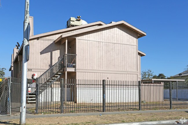 Building Photo - 849 S Adler Ave