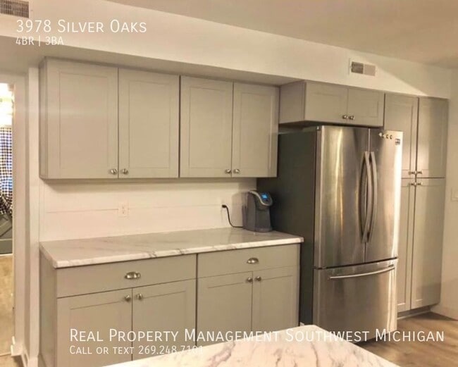 Building Photo - Beautiful farmhouse 4 bedroom, 2.5 bath ho...