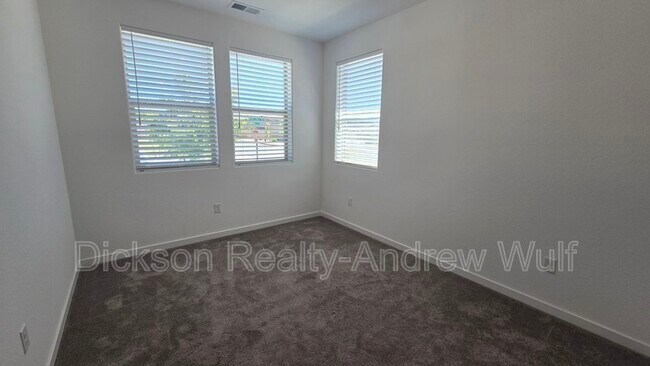 Building Photo - 401 Pasillo Ct