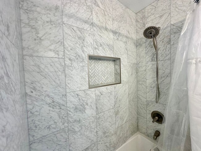 Building Photo - One story gorgeous home in the highly desi...
