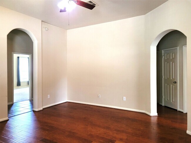 Building Photo - 6042 Starbrook Creek Dr