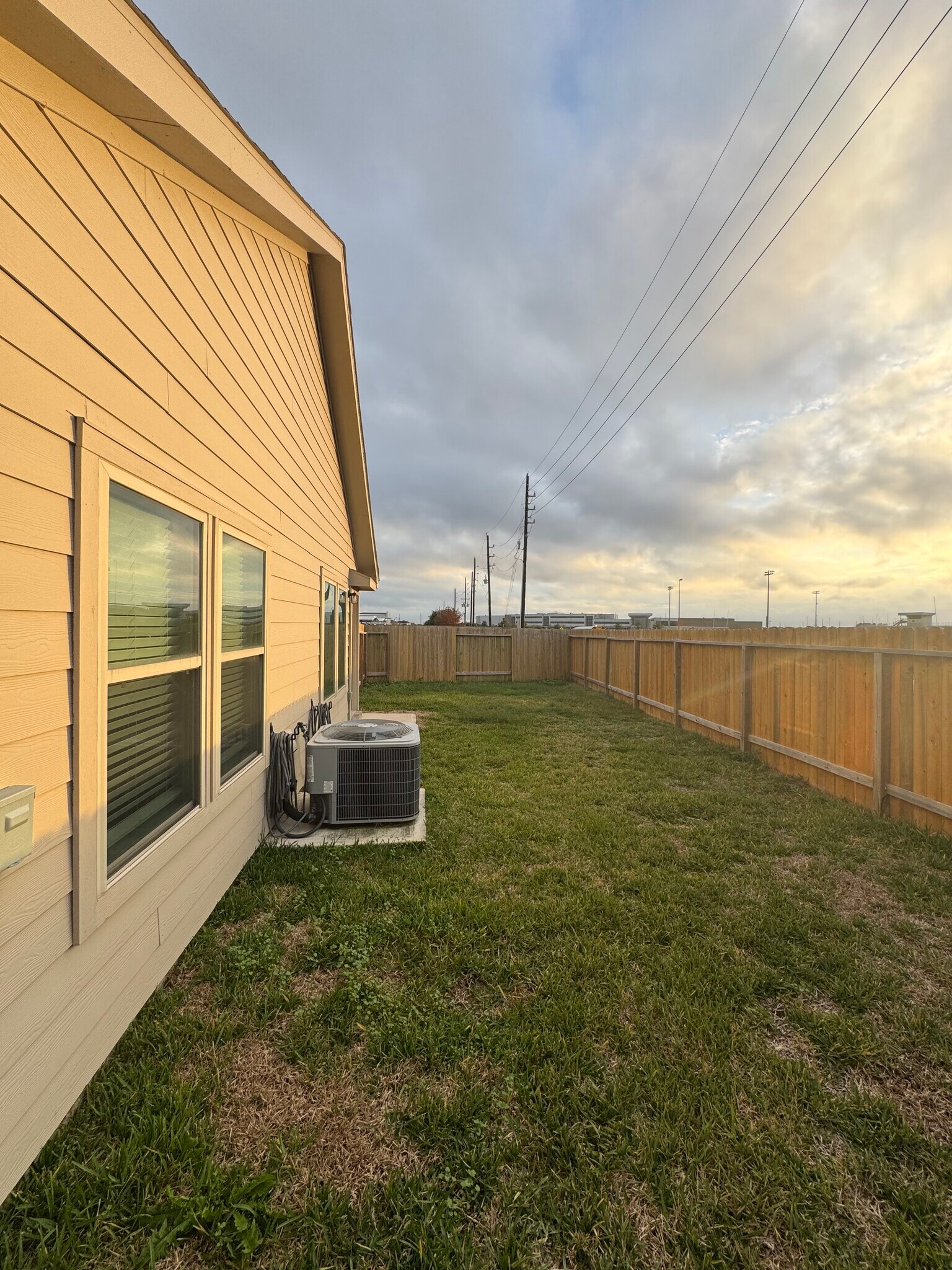 Building Photo - 7911 Tuscan Cypress Dr