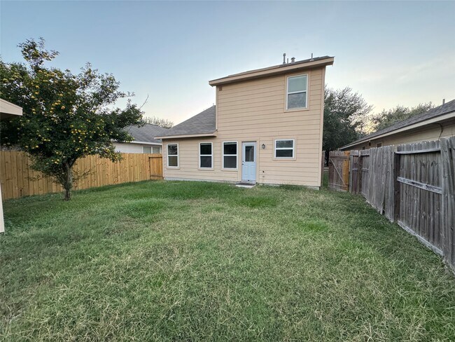 Building Photo - 13303 Ridgewood Knoll Ln
