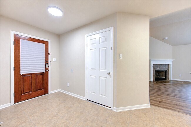 Building Photo - 16702 Grove Trail Ln