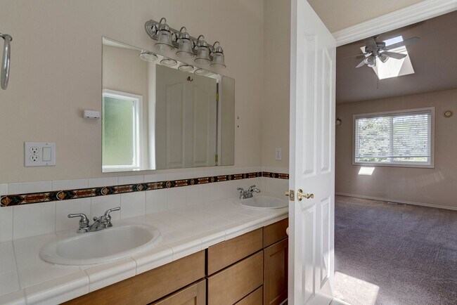 Building Photo - Spacious 2+ Bedroom Home on Corner Lot in ...