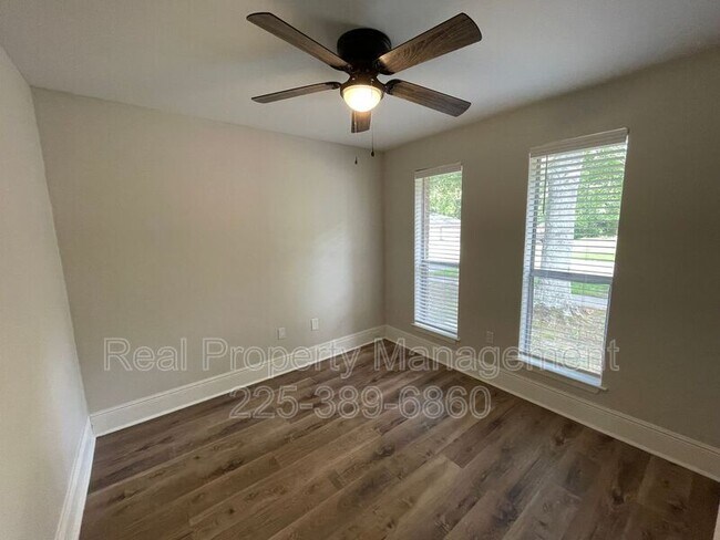 Building Photo - 13701 Gentilly Ct