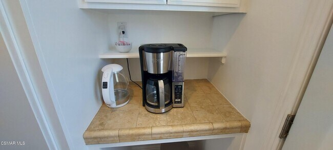 Building Photo - 2250 Magnolia St