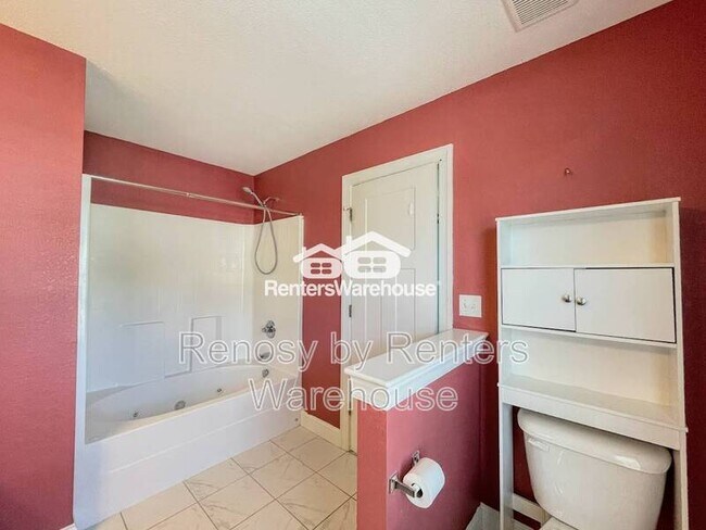 Building Photo - 105 Bedford Pl