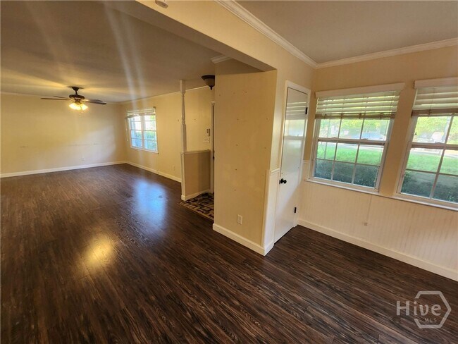 Building Photo - 5014 Spartan Dr