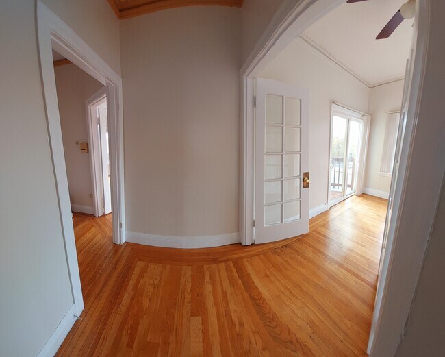 Building Photo - 570 Grand Ave