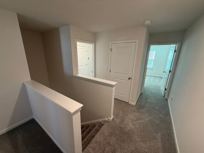 Building Photo - Beautiful Townhome in Charlotte