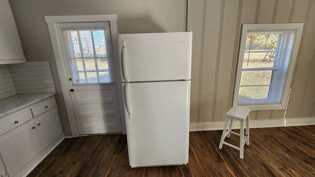 Building Photo - 5930 S New Hope Rd