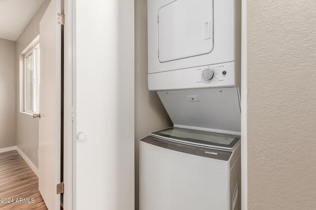 Building Photo - 2834 S Ext Rd