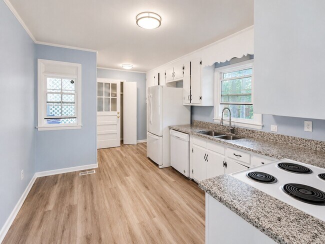 Building Photo - 6350 Rannock Dr