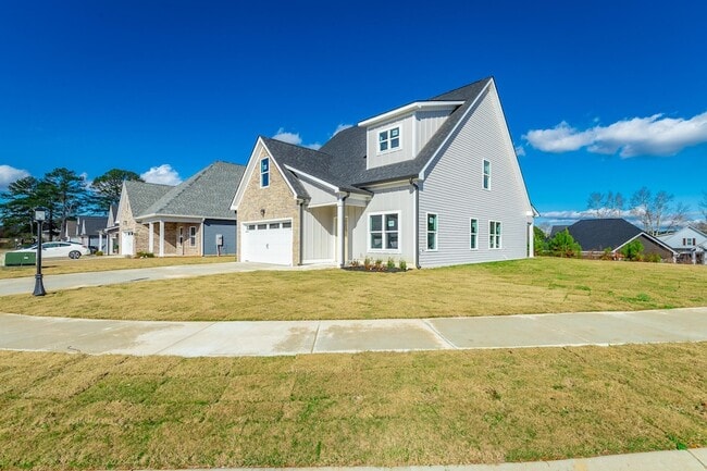 Building Photo - 5085 Oop Rd