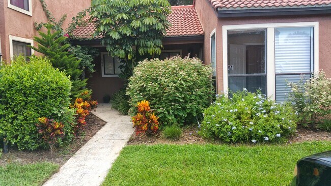Building Photo - Beautiful  Furnished 1/1 condo x Rent  in Winter Park Next to Full Sail University !