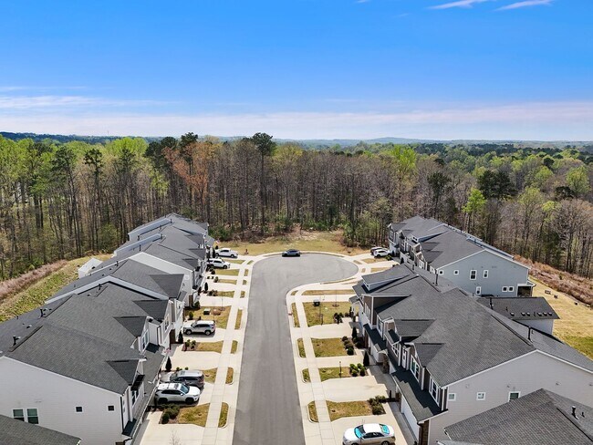 Building Photo - PARK FLEX STAYS - FULLY FURNISHED! Sunlit, Briar Chapel Retreat with Designer Finishes & Resort-S...