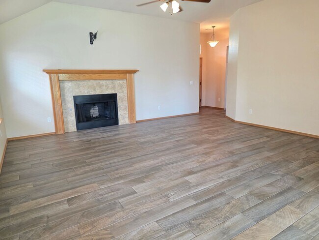 Building Photo - Great Home in Edmond School District + Ref...