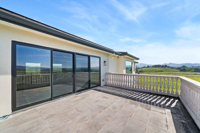 Building Photo - 7778 Laguna Heights Ct