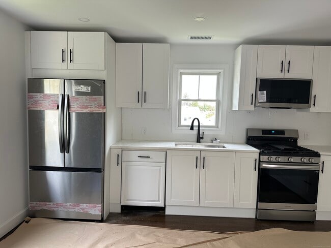 Building Photo - 69 Cos Cob Ave