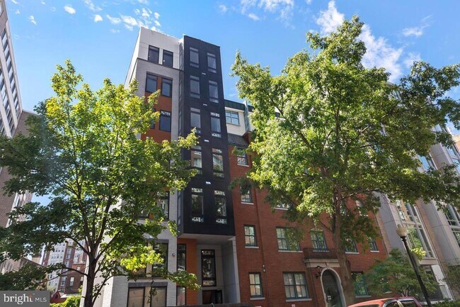 Building Photo - 1208 M St NW