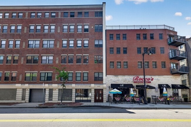Building Photo - 440 Commercial St