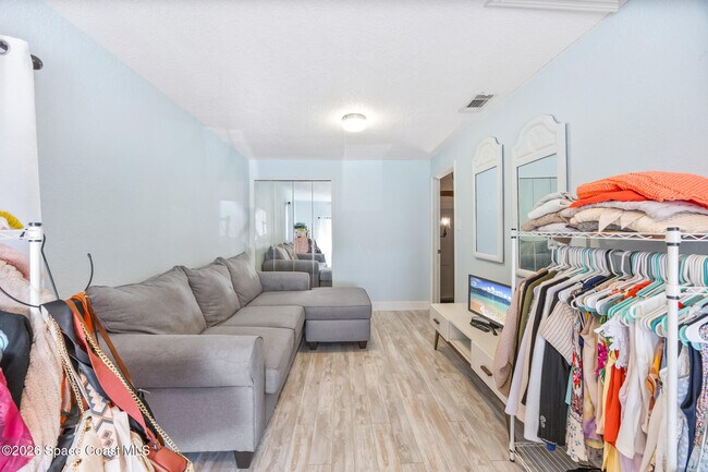 Building Photo - 229 NE 1st St