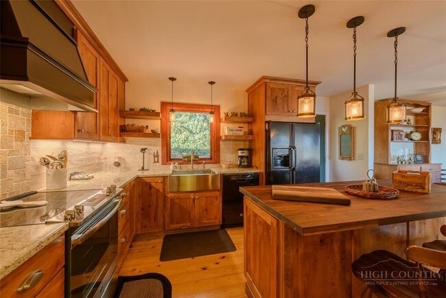 Building Photo - 1776 Beech Mountain Pkwy