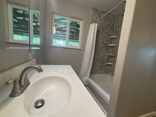 Building Photo - Gorgeous Four Bedroom / Two Bathroom On Usable Acreage