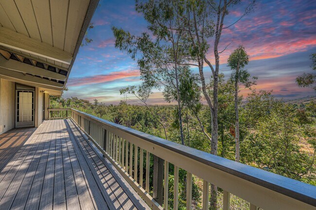 Building Photo - 3623 Serra Rd