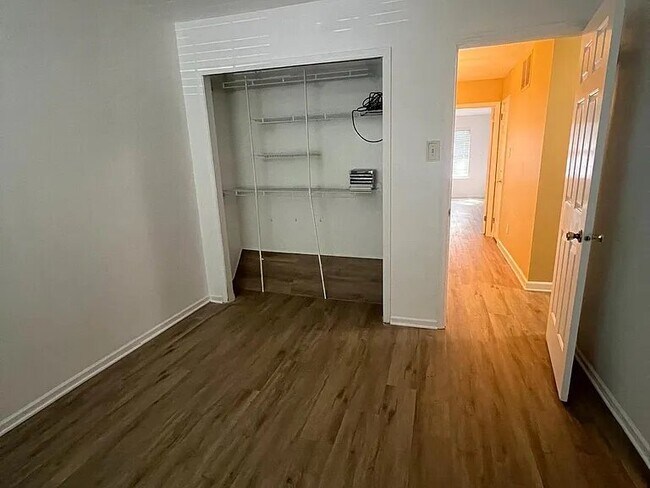 Building Photo - 1404 Weatherstone Dr