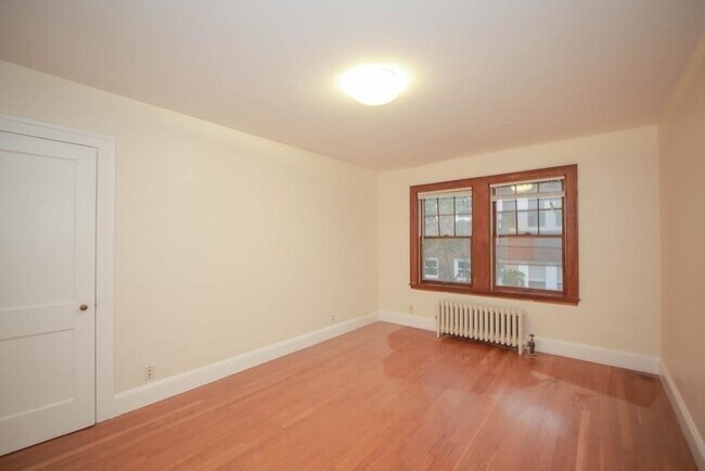 Building Photo - 35 Greycliff Rd