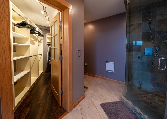 Building Photo - Luxurious multi-level penthouse condo - Flats Westbank