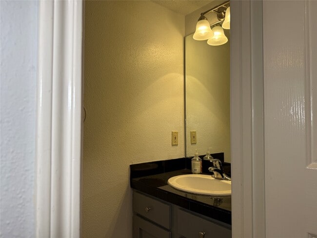 Building Photo - 3636 Lake St