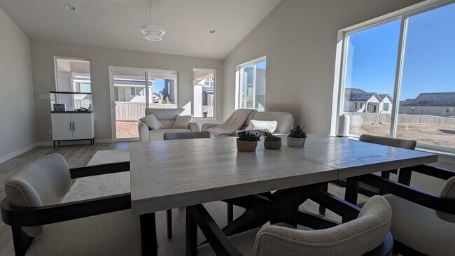 Building Photo - 8260 Nat Love Dr