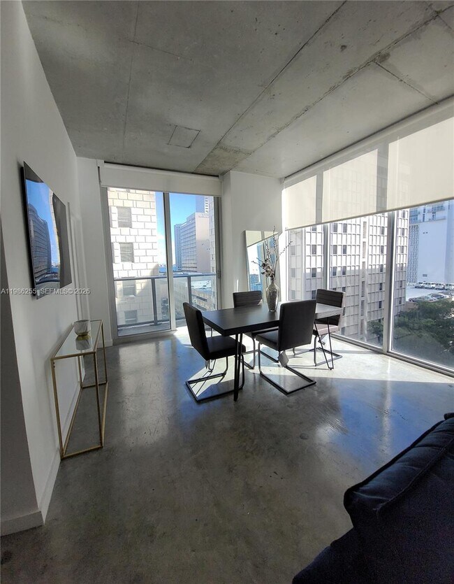 Building Photo - 151 SE 1st St