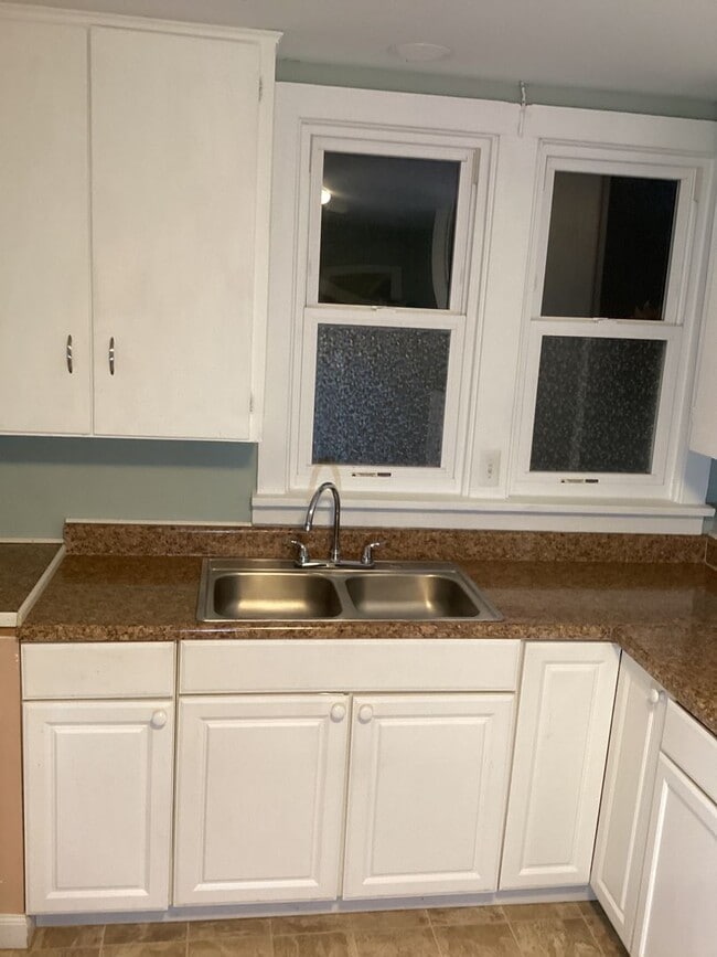 Building Photo - 224 W North St