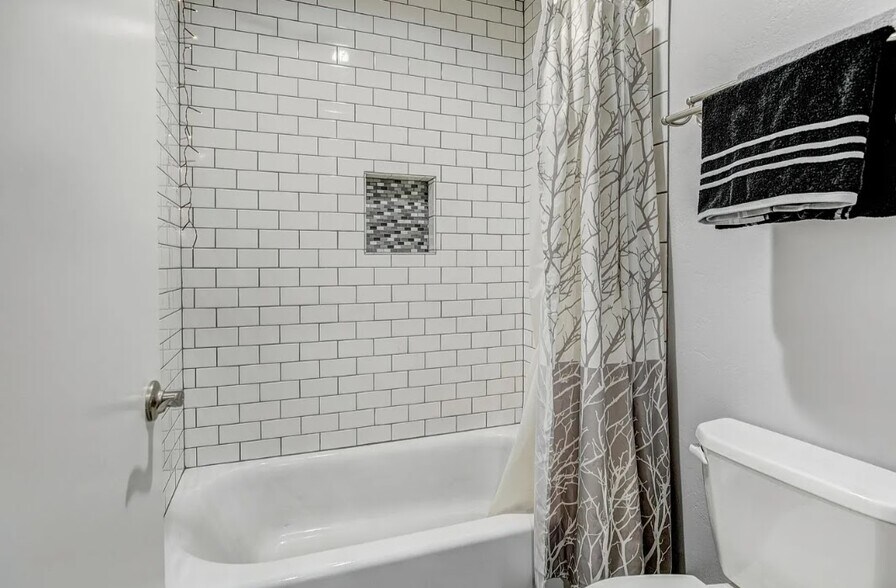 Building Photo - 8027 Caminito de Pizza