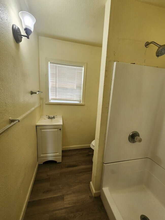 Building Photo - 2901 Frederick Dr