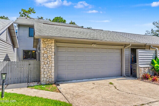 Building Photo - 172 Deer Lake Cir