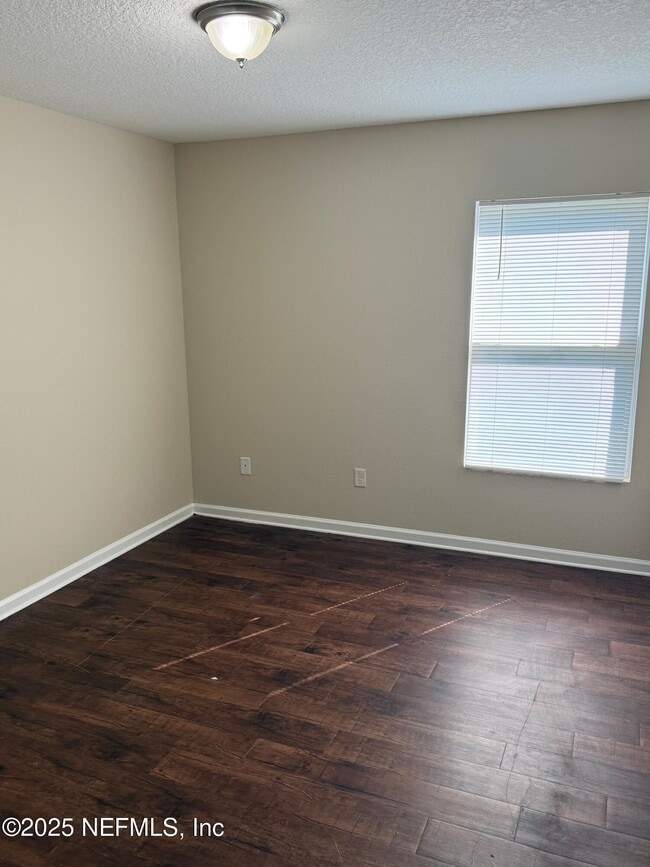 Building Photo - 8850 Southwest Ct