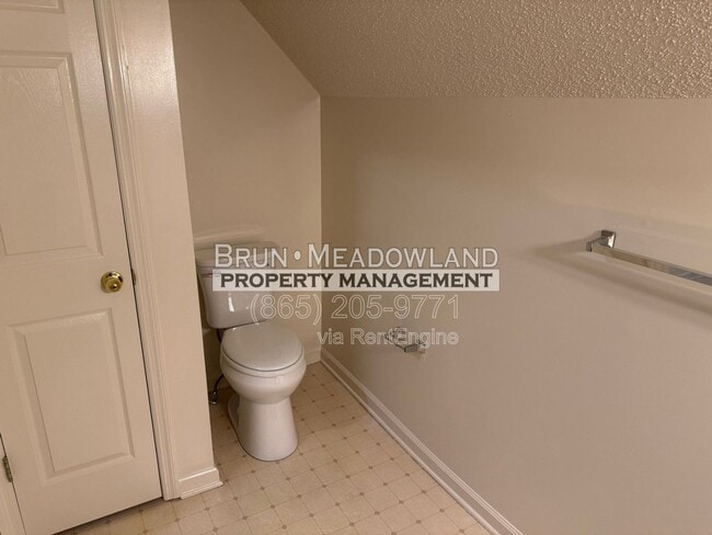 Building Photo - 6523 Doe Creek Way