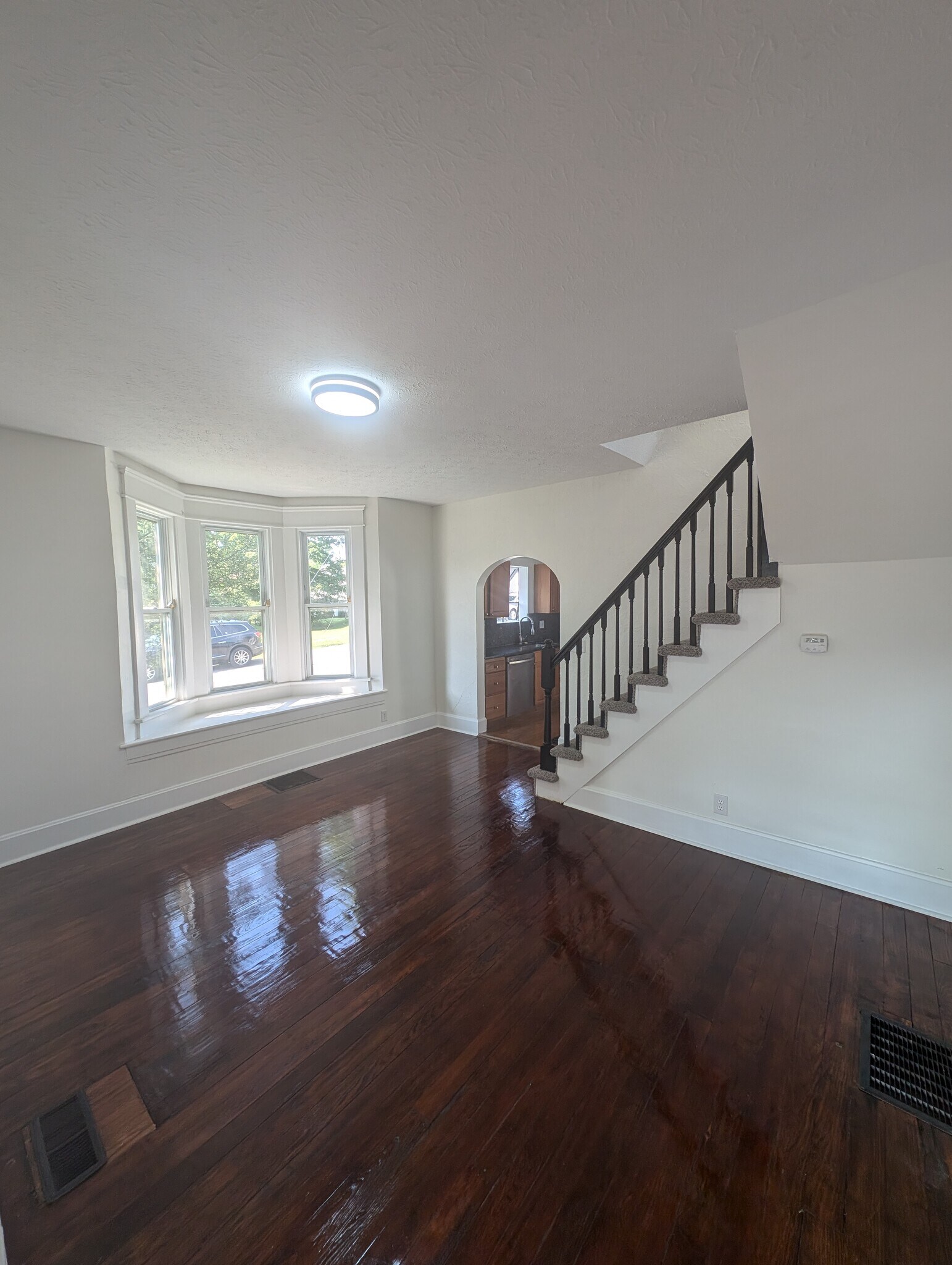 Building Photo - 301 N Basil St