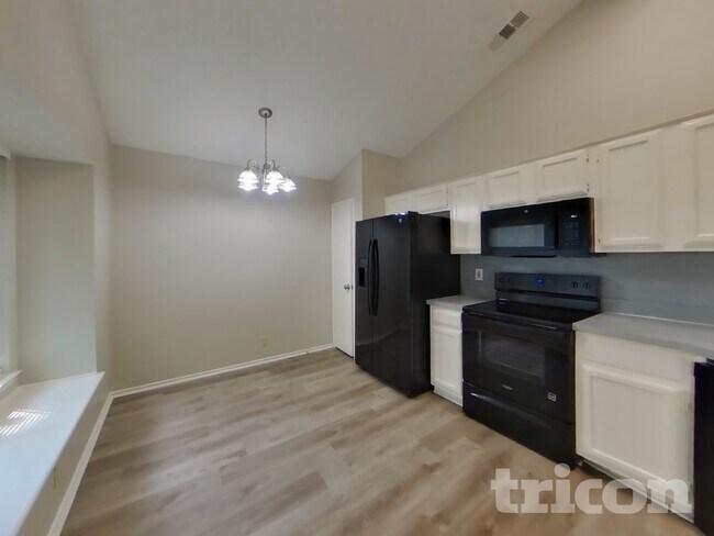 Building Photo - 806 Gable Ave