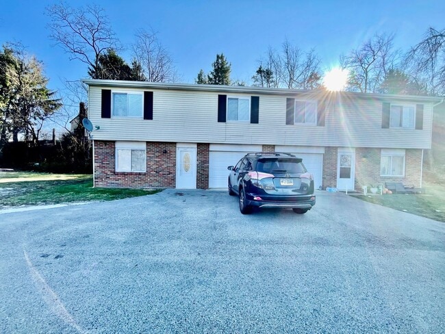 Building Photo - 3282 Ridge Rd Ext