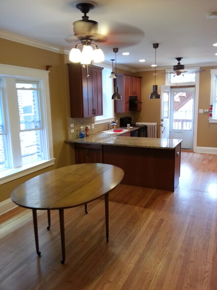 Kitchen Dining Room - 6426 N Lakewood Ave