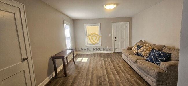 Building Photo - 901-903 Dequincey