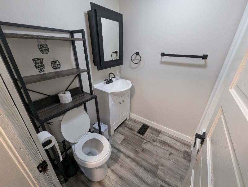 Building Photo - 518 N Hanover St