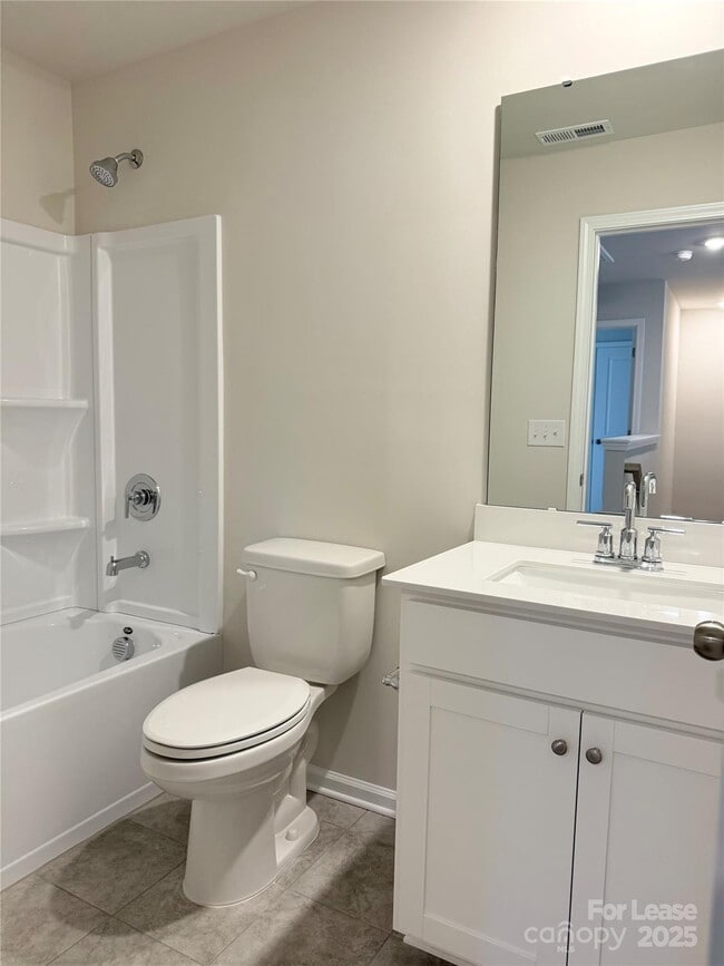 Building Photo - 6337 Fairfax Ct