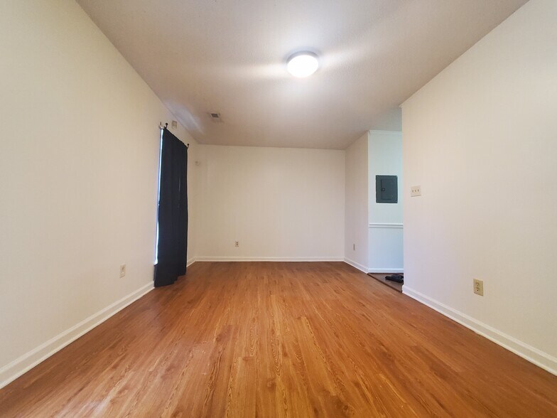 Building Photo - 1716 14th Ter S